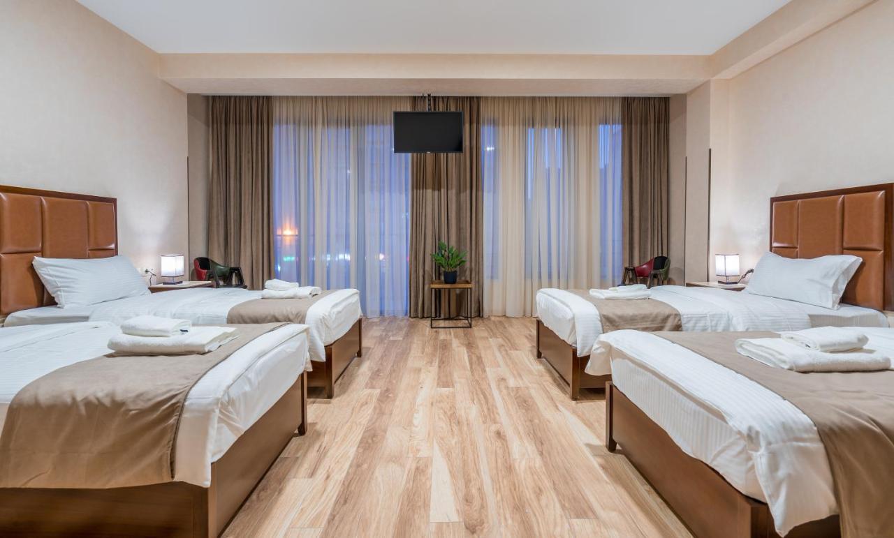 Aura Hotel ティビリシ エクステリア 写真