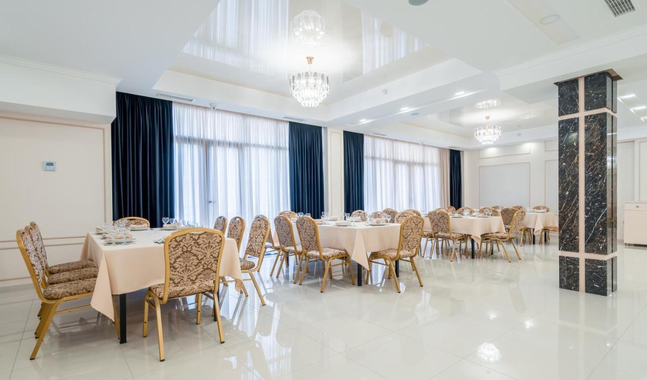 Aura Hotel ティビリシ エクステリア 写真