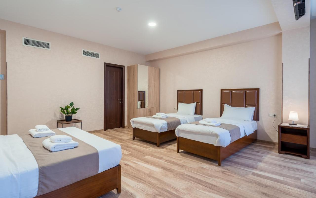 Aura Hotel ティビリシ エクステリア 写真