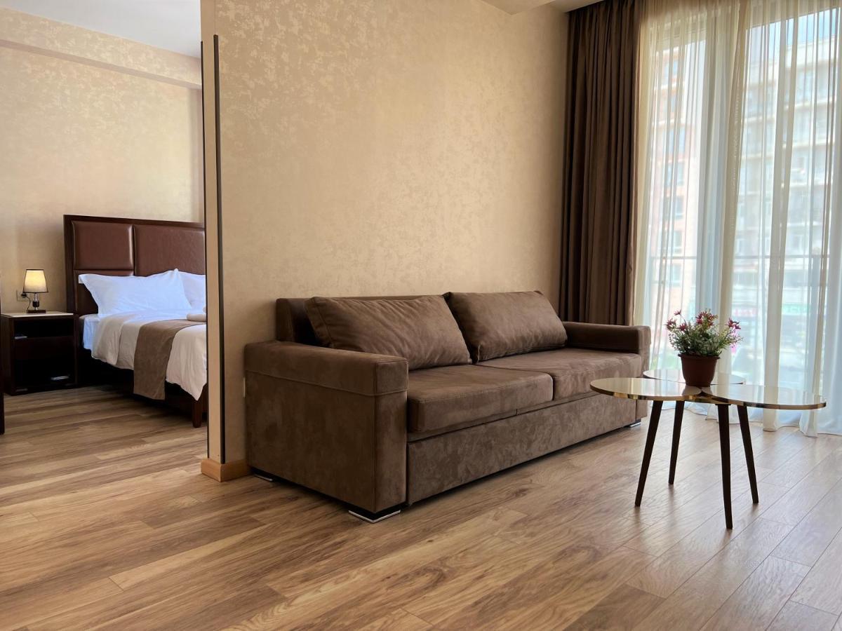 Aura Hotel ティビリシ エクステリア 写真