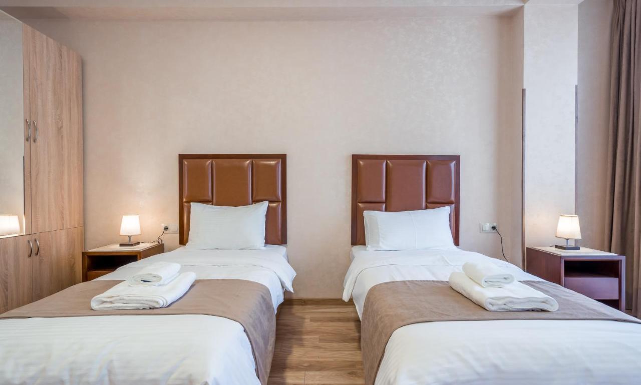 Aura Hotel ティビリシ エクステリア 写真