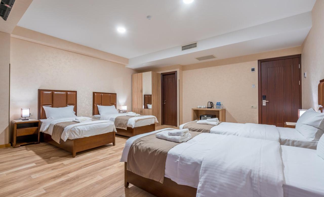 Aura Hotel ティビリシ エクステリア 写真
