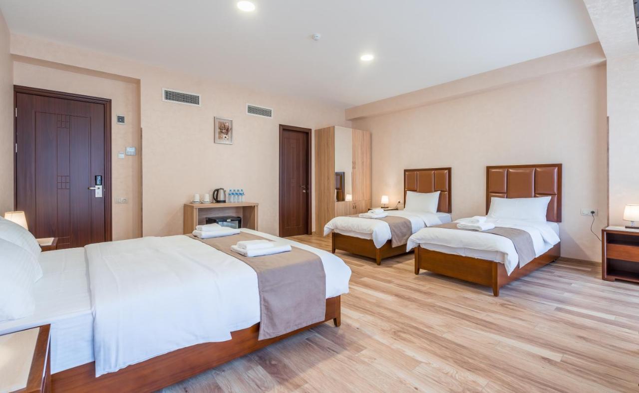 Aura Hotel ティビリシ エクステリア 写真