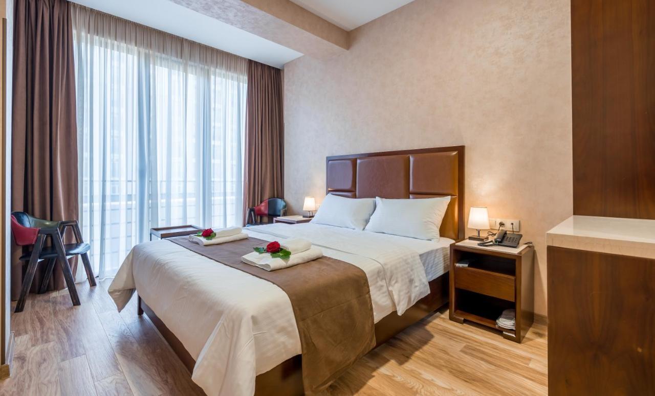 Aura Hotel ティビリシ エクステリア 写真